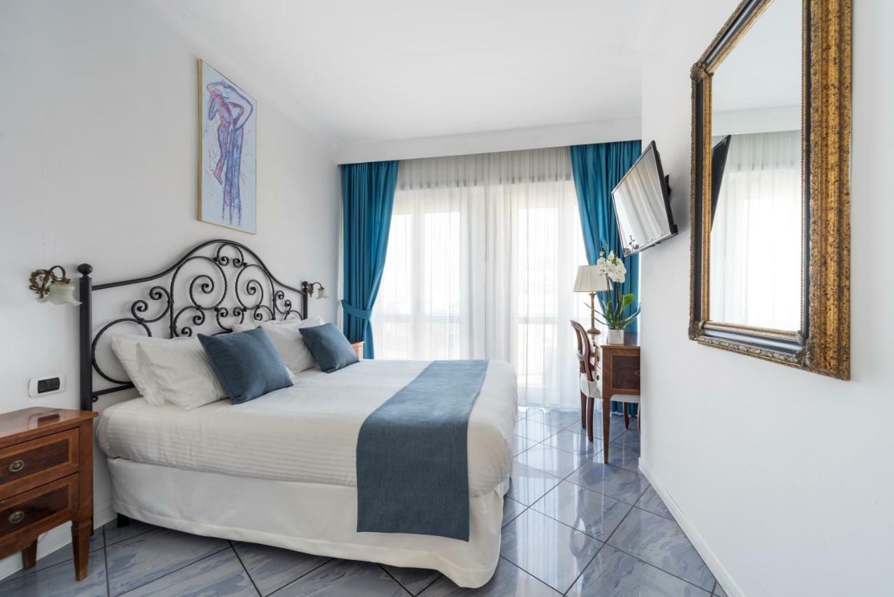 Fiorentini Residence Napoli ภายนอก รูปภาพ